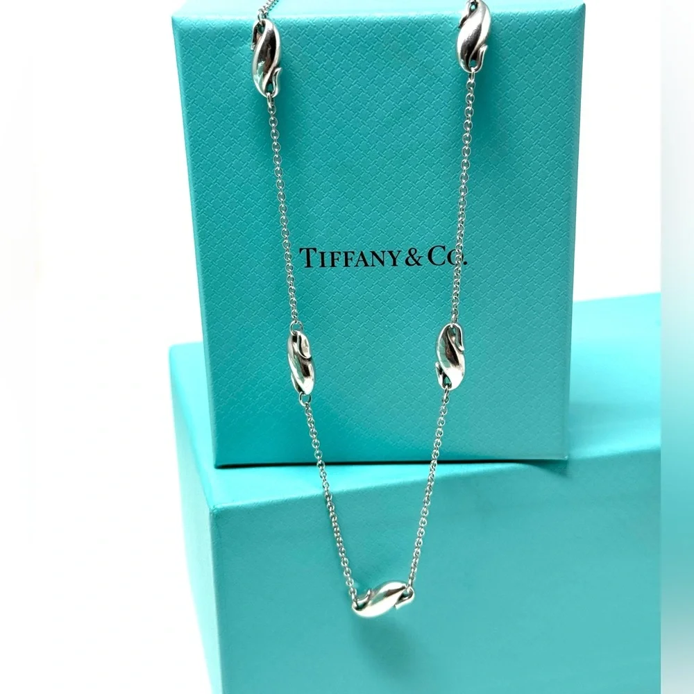 Authentic Tiffany & CO. Elsa Peretti Seahorse Pendant Necklace.